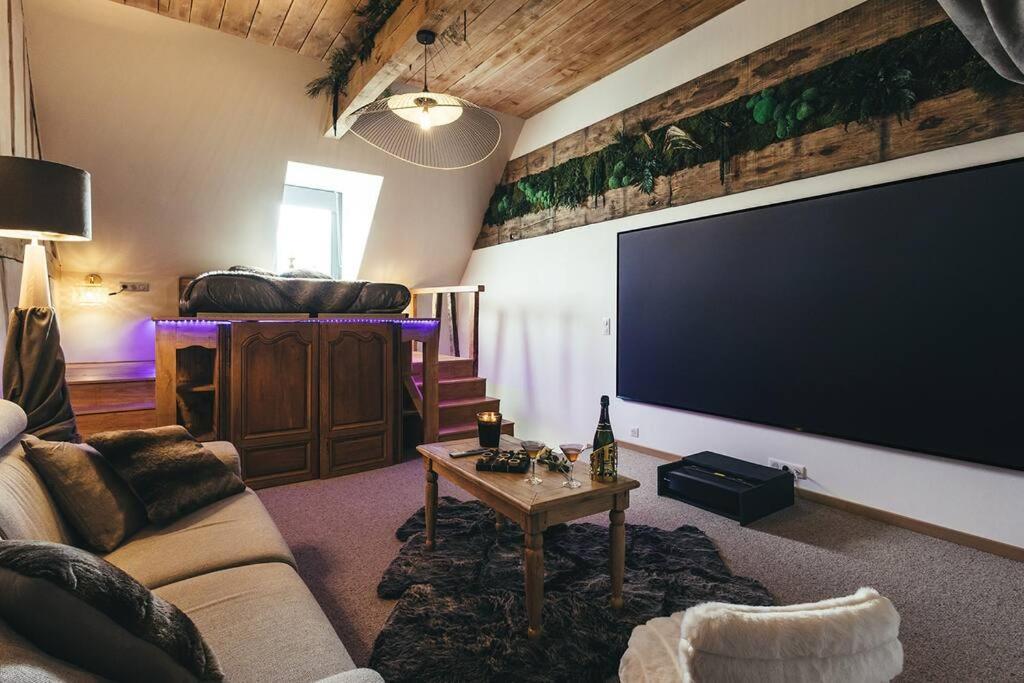 Le Duplex De L'Etoile Home Cinema Jacuzzi Et Sauna Privatif Longmesnil Kültér fotó